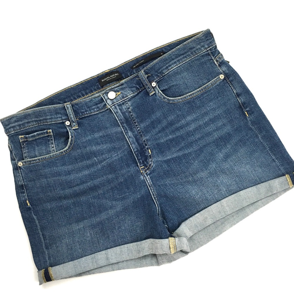 Banana Republic Mid-Rise 3” Denim Short